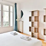 Appartement Haussmannien Lumineux Et Central