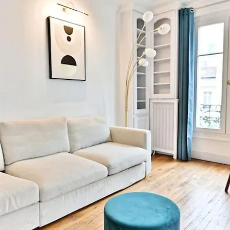 Apartment Haussmannien Lumineux Et Paris