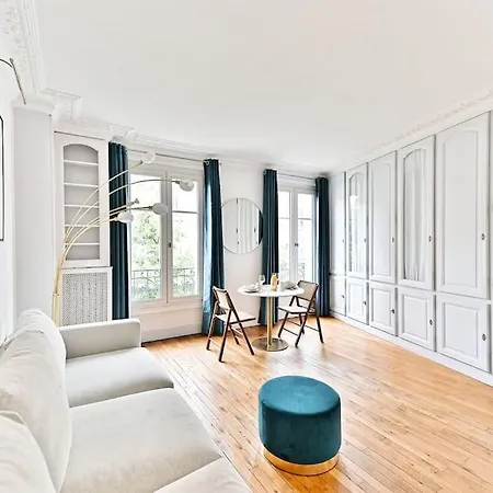 Appartamento Haussmannien Lumineux Et Parigi