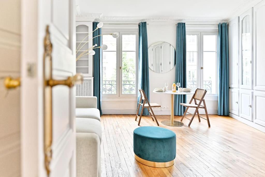 Haussmannien Lumineux Et * Parigi