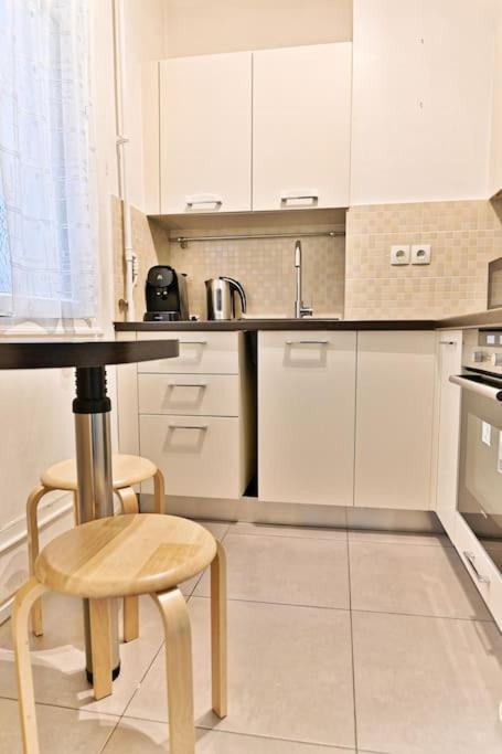 Haussmannien Lumineux Et Parigi