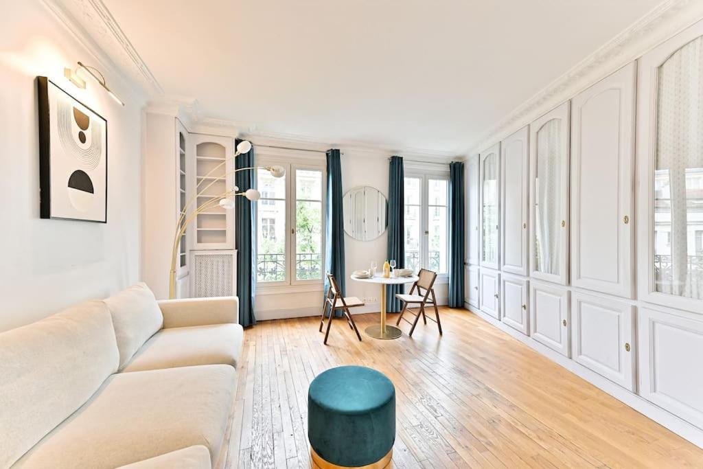 Haussmannien Lumineux Et