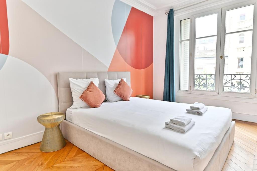 Apartment Haussmannien Lumineux Et